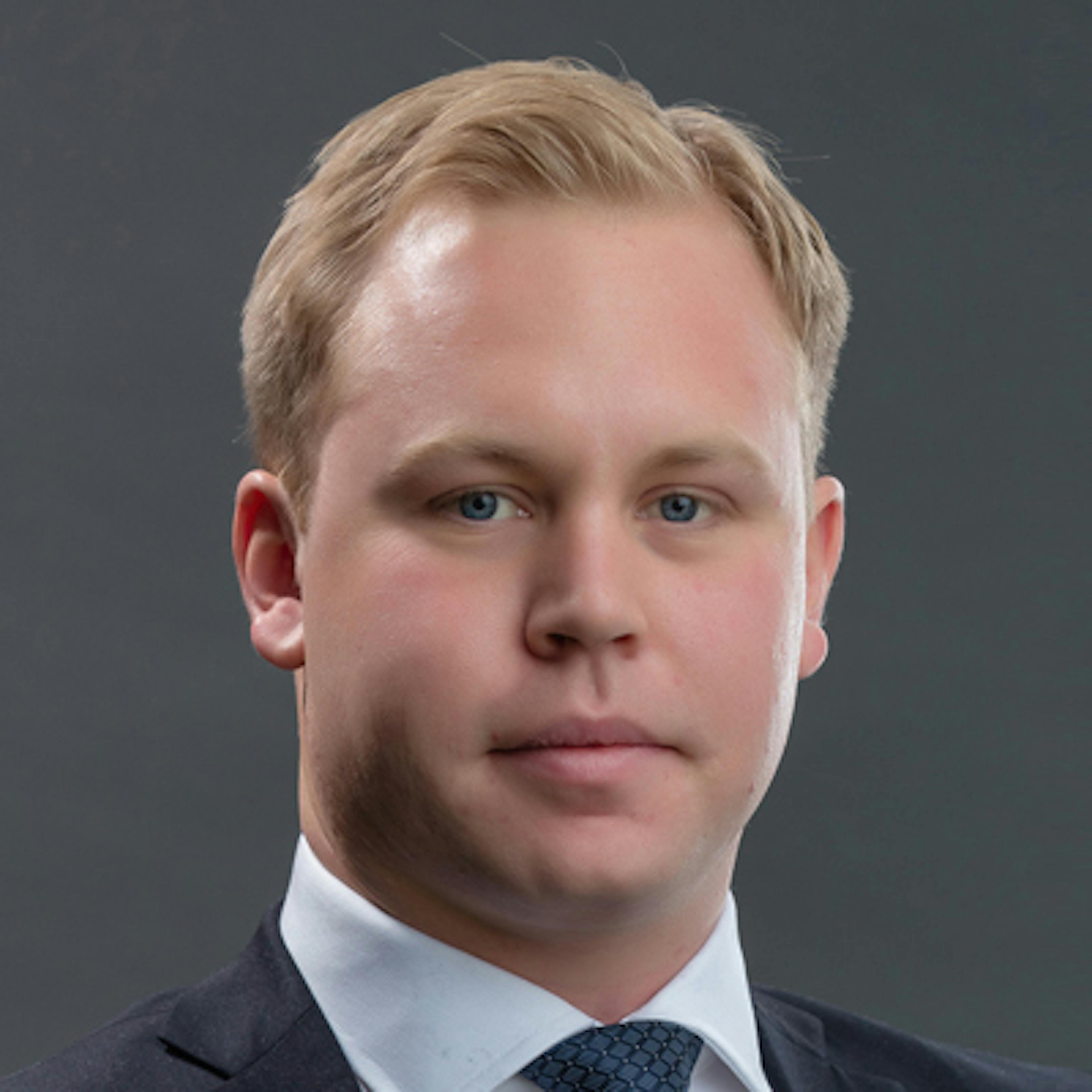 [Management Team] [Author] Fridlund Henrik