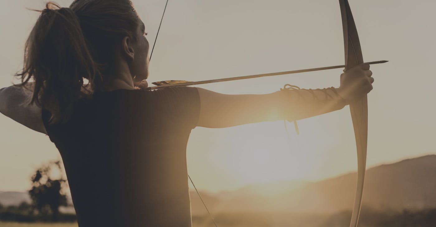 [Header] [Homepage] Woman archer